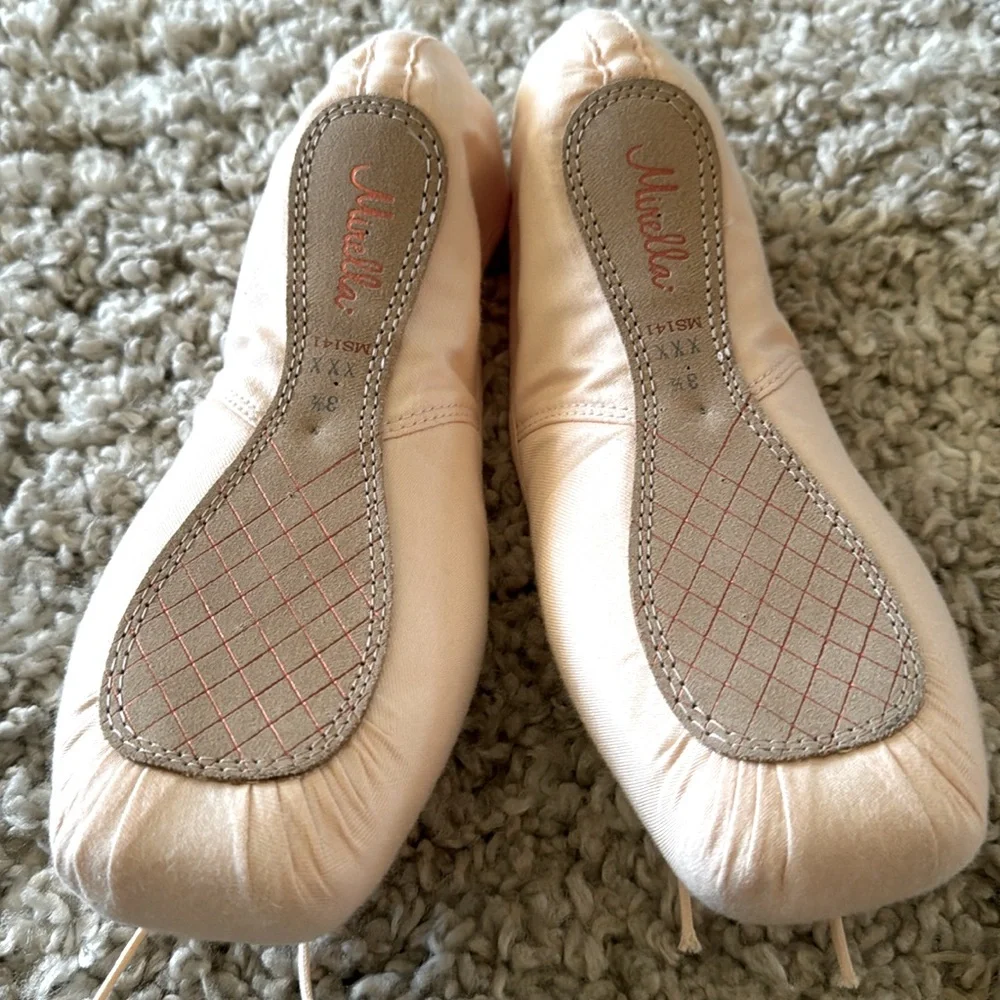 Mirella Whisper Pointe Shoes - Canvas version - Picture 3 of 4